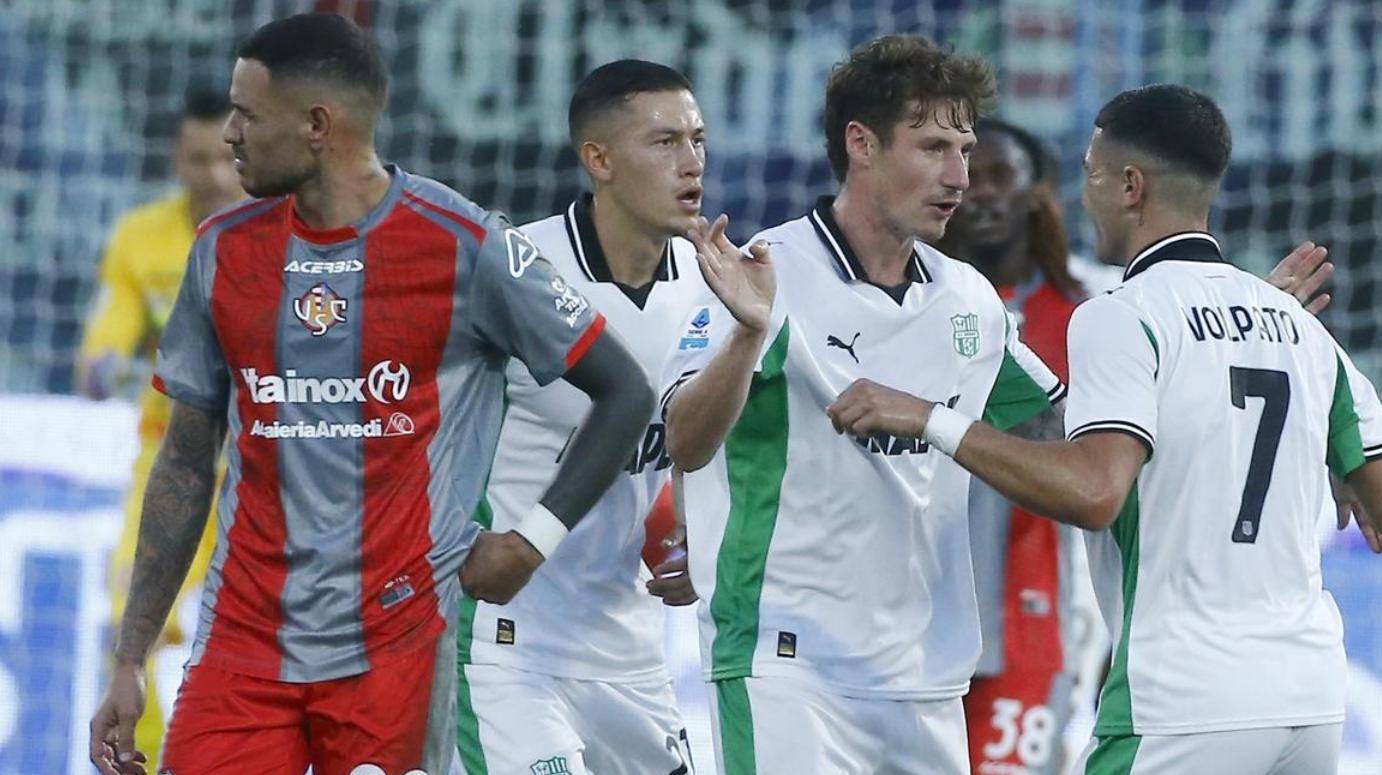 一场3-2上演极限绝杀，升班马极限绝杀，登顶意甲积分榜榜首