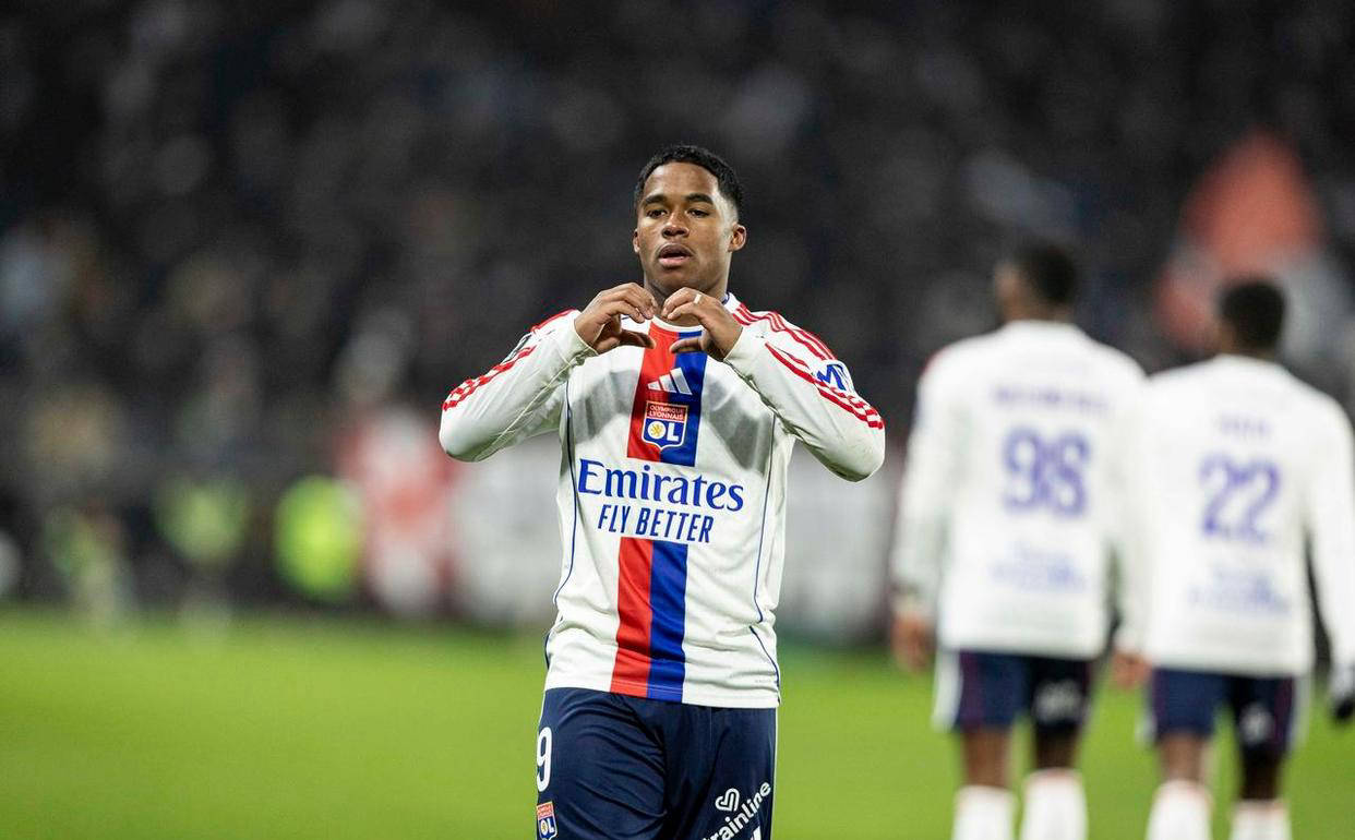 法甲劲旅对决：19岁皇马租将闪耀难挽败局，里昂主场遭摩纳哥逆转两连败